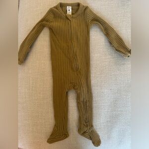 NWOT- Kate Quinn baby sleeper